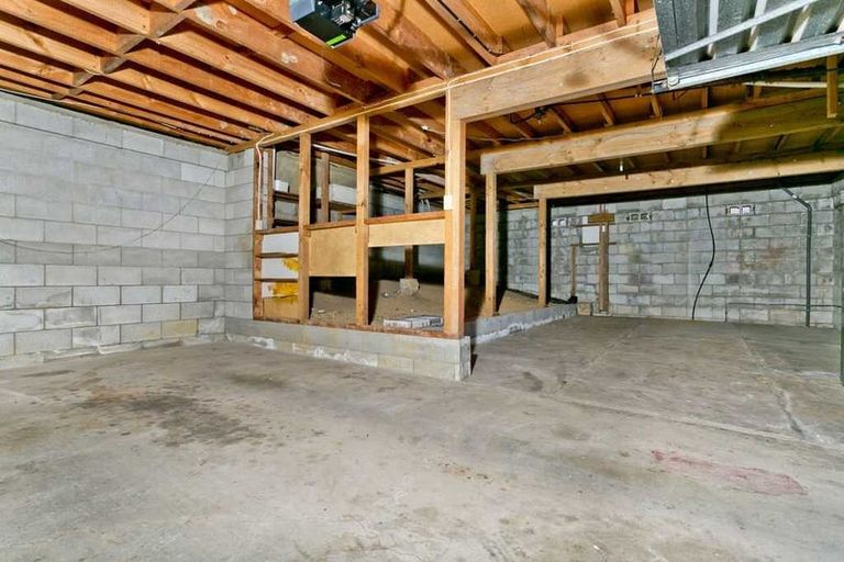 Photo of property in 1/22 Mannering Place, Hillcrest, Auckland, 0627