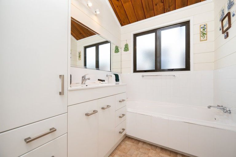 Photo of property in 80 Kopanga Road, Havelock North, 4130