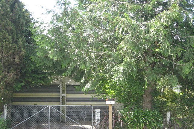 Photo of property in 18 Queens Avenue, Waikuku Beach, 7402