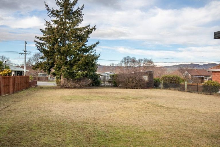 Photo of property in 13 Leask Street, Omakau, 9376