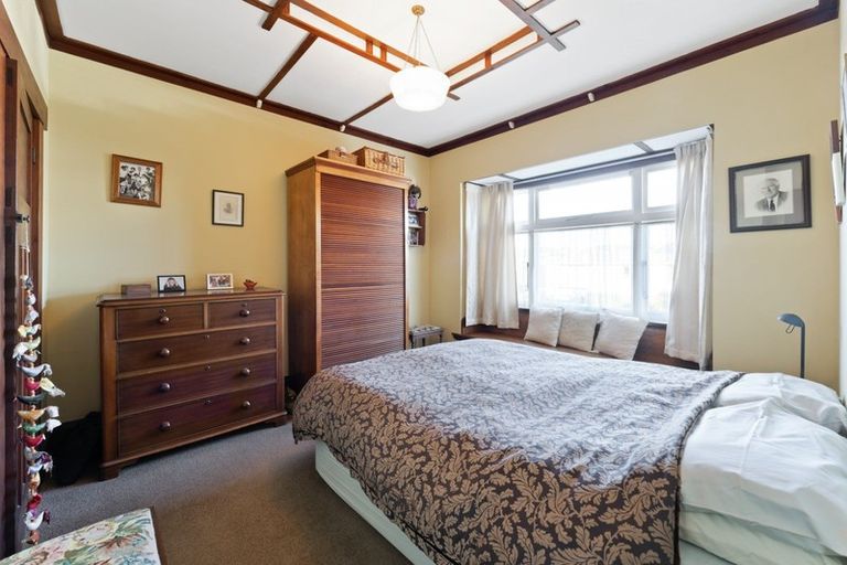 Photo of property in 16 Birdwood Avenue, Moturoa, New Plymouth, 4310