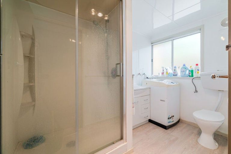 Photo of property in 4a Kent Crescent, Awapuni, Palmerston North, 4412