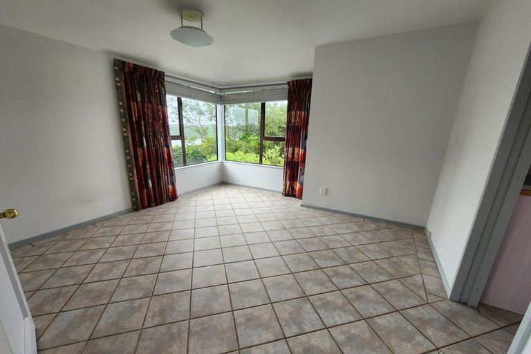 Photo of property in 33 Halladale Road, Papakowhai, Porirua, 5024