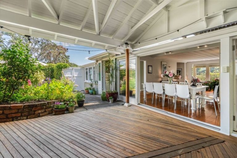 Photo of property in 62 King Edward Parade, Devonport, Auckland, 0624