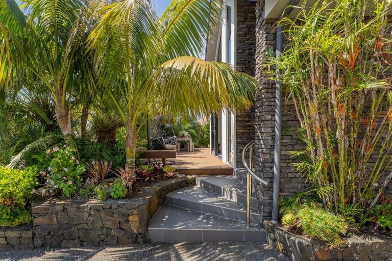 Photo of property in 8 Sara Way, Whitianga, 3510