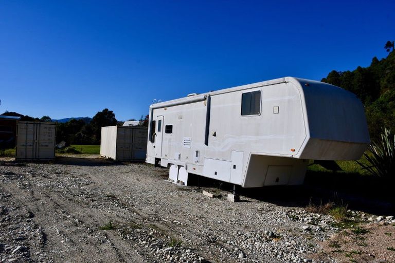 Photo of property in 13 Nikau Heights, Little Wanganui, Karamea, 7893