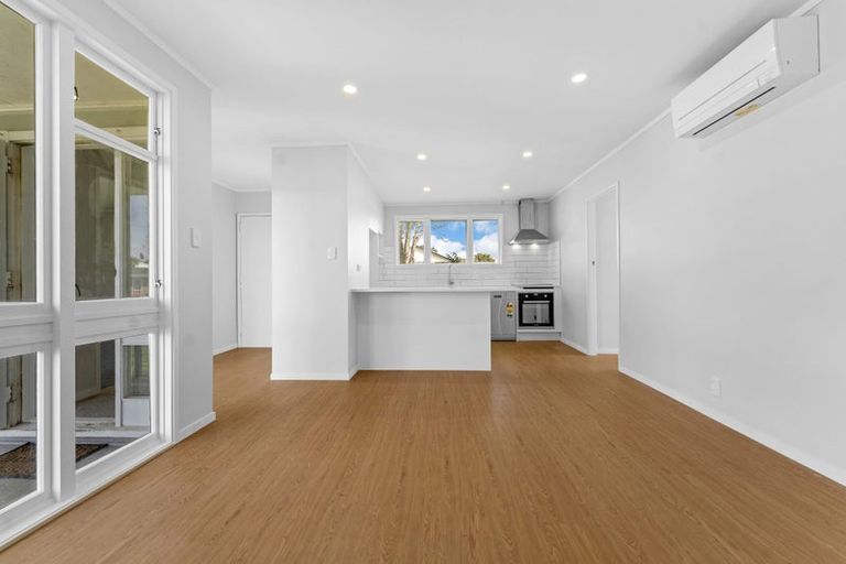 Photo of property in 54 Chelburn Crescent, Mangere East, Auckland, 2024