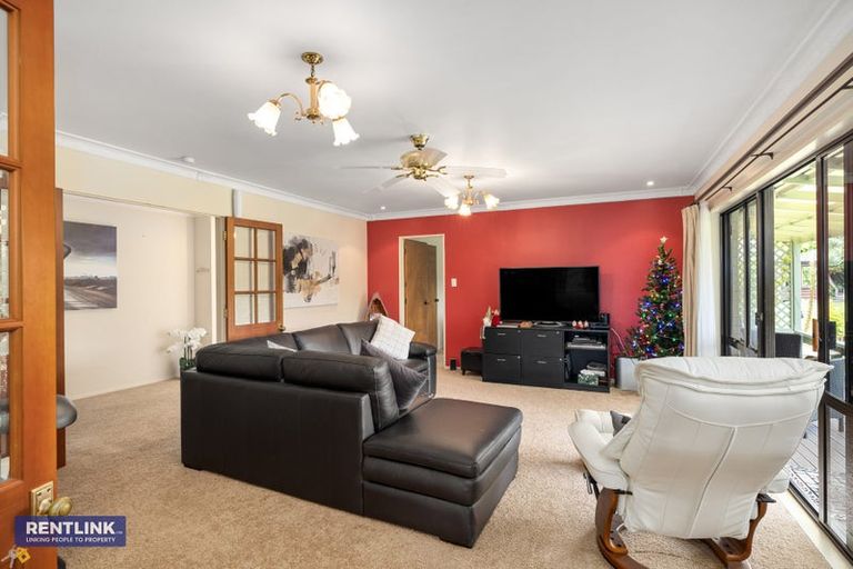 Photo of property in 35 Links View Drive, Omokoroa, 3114