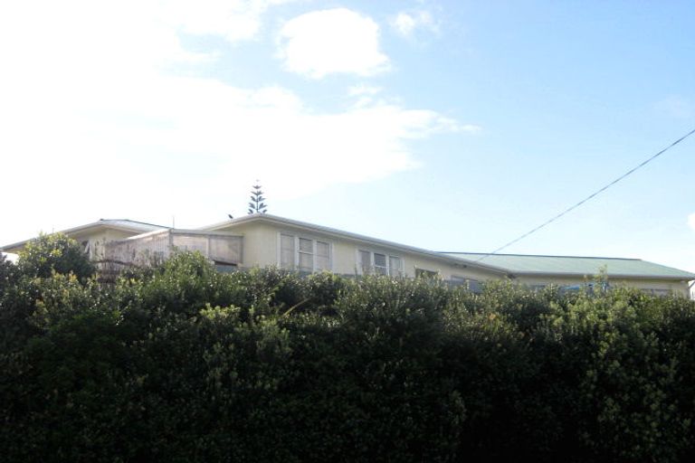 Photo of property in 1/2 Paritutu Road, Spotswood, New Plymouth, 4310