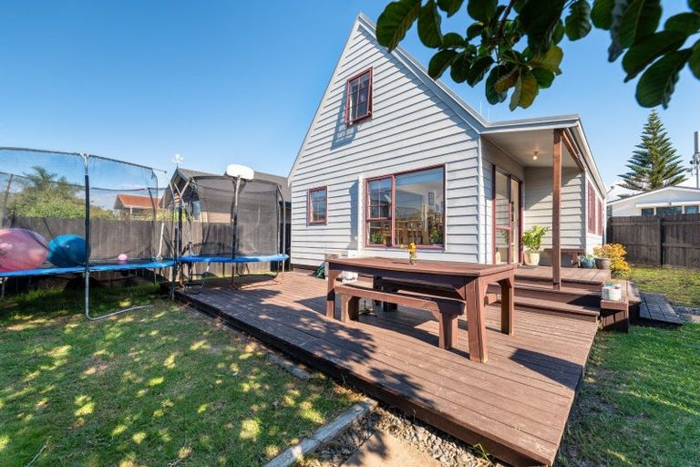 Photo of property in 16a Simpson Road, Papamoa Beach, Papamoa, 3118