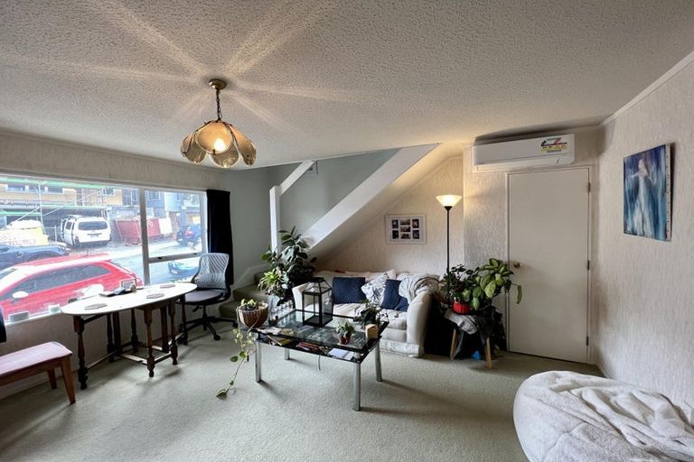 Photo of property in 44-52 Roxburgh Street, Mount Victoria, Wellington, 6011