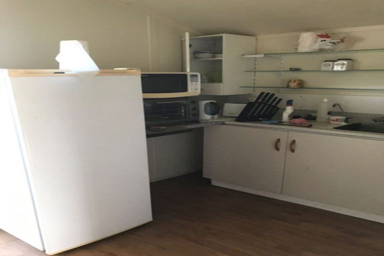 Photo of property in 1/22 Highland Park Drive, Highland Park, Auckland, 2010