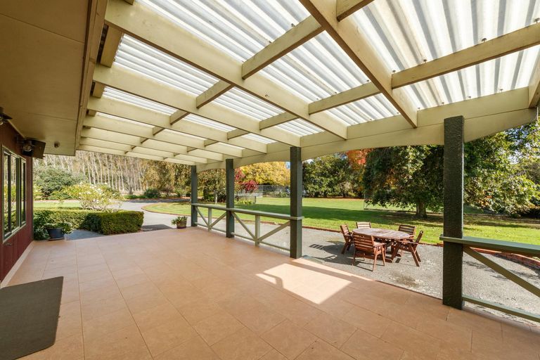 Photo of property in 649 Aokautere Drive, Aokautere, Palmerston North, 4471