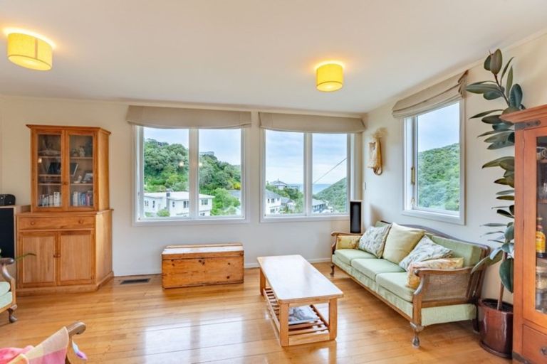 Photo of property in 99 Houghton Bay Road, Houghton Bay, Wellington, 6023