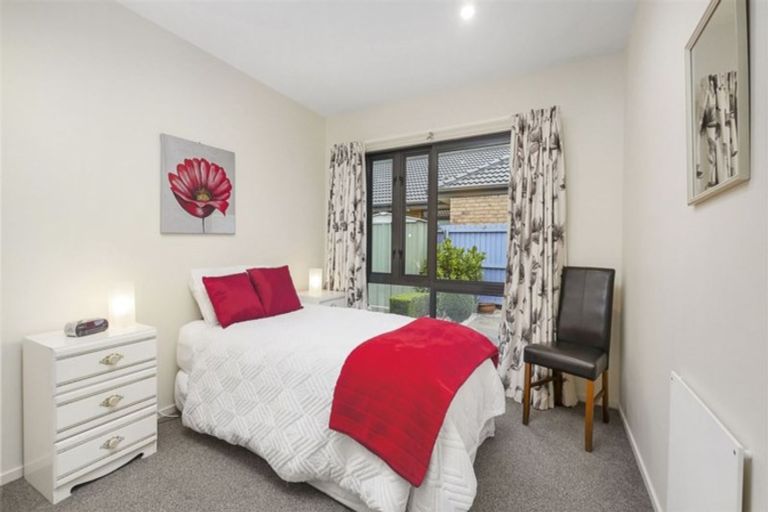 Photo of property in 1/66 Broadhaven Avenue, Parklands, Christchurch, 8083