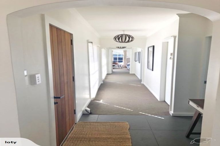 Photo of property in 12 Malcolm Avenue, Cashmere, Christchurch, 8022