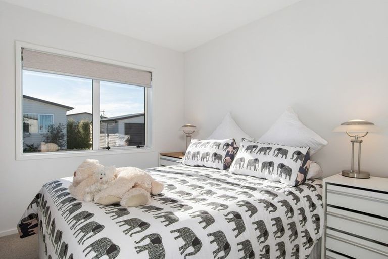 Photo of property in 11 Kamahi Crescent, Papamoa Beach, Papamoa, 3118