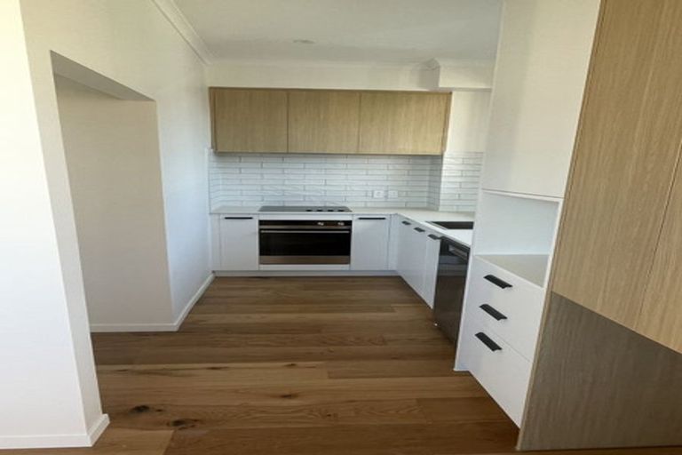 Photo of property in 30 Waipuhinui Way, Wiri, Auckland, 2104