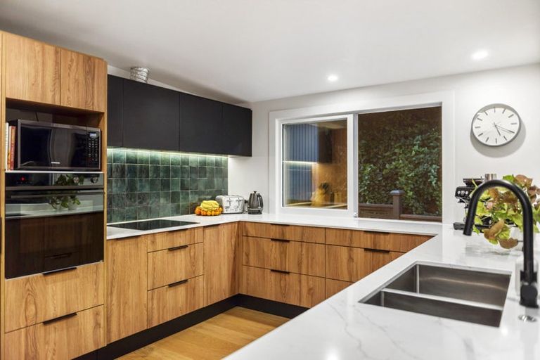 Photo of property in 64 Park Hill Road, Birkenhead, Auckland, 0626