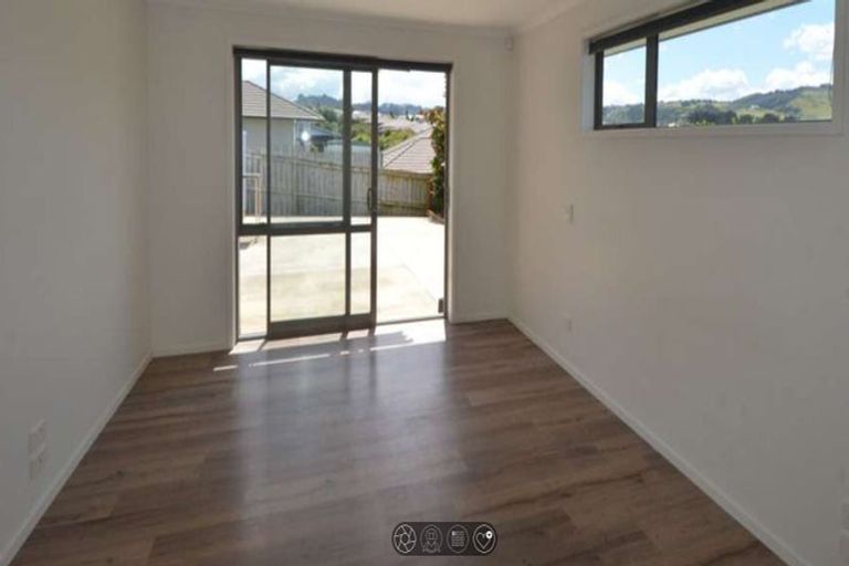 Photo of property in 56 Helenslee Road, Pokeno, 2402