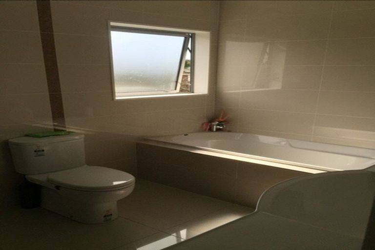 Photo of property in 397a Bucklands Beach Road, Bucklands Beach, Auckland, 2012