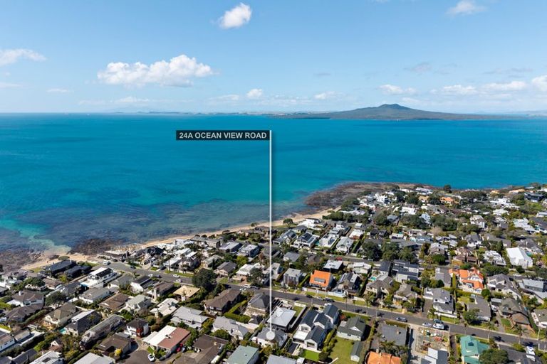 Photo of property in 1/24 Ocean View Road, Milford, Auckland, 0620