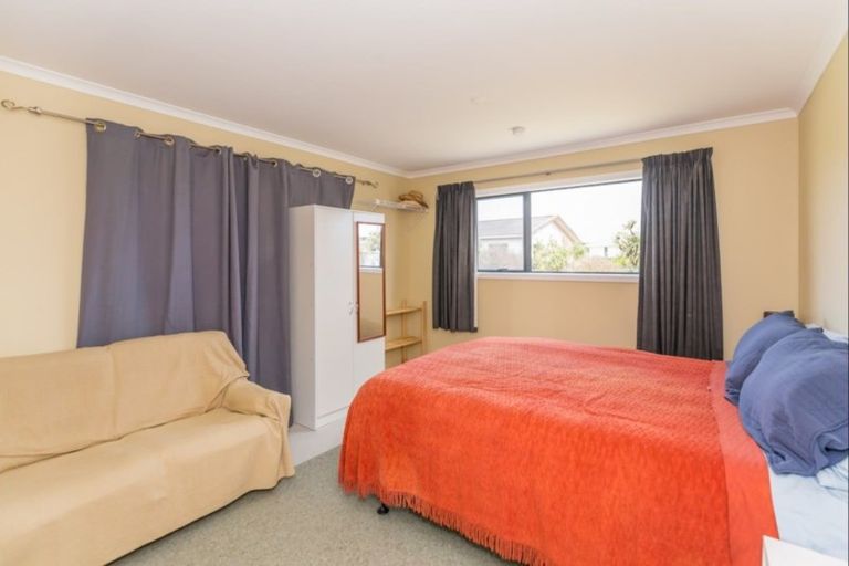Photo of property in 16 Te Kiri Street, Himatangi Beach, Foxton, 4891