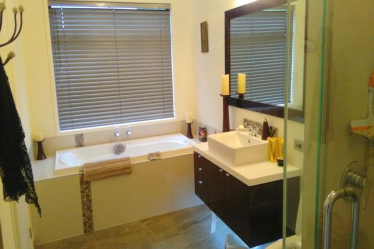 Photo of property in 9 Te Arakete Place, Hurworth, New Plymouth, 4310