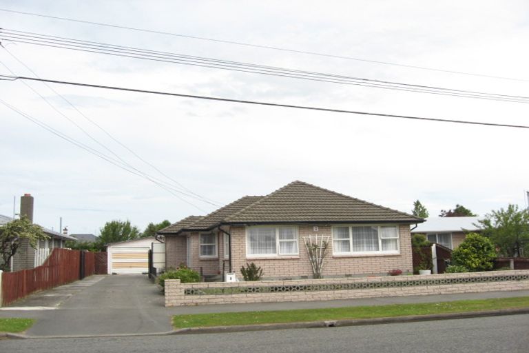 Photo of property in 6 Frensham Crescent, Woolston, Christchurch, 8062