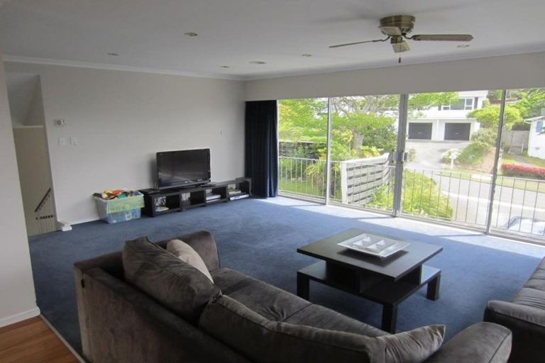 Photo of property in 3 Bede Grove, Tawa, Wellington, 5028