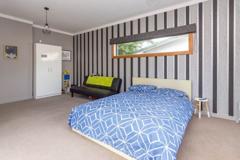 Photo of property in 12 Napier Road, Terrace End, Palmerston North, 4410