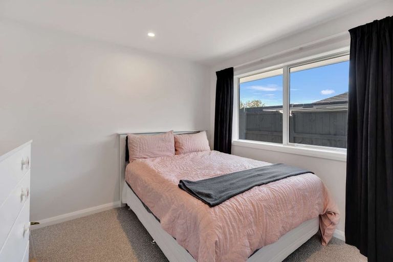 Photo of property in 1 Corsica Court, Fitzherbert, Palmerston North, 4410