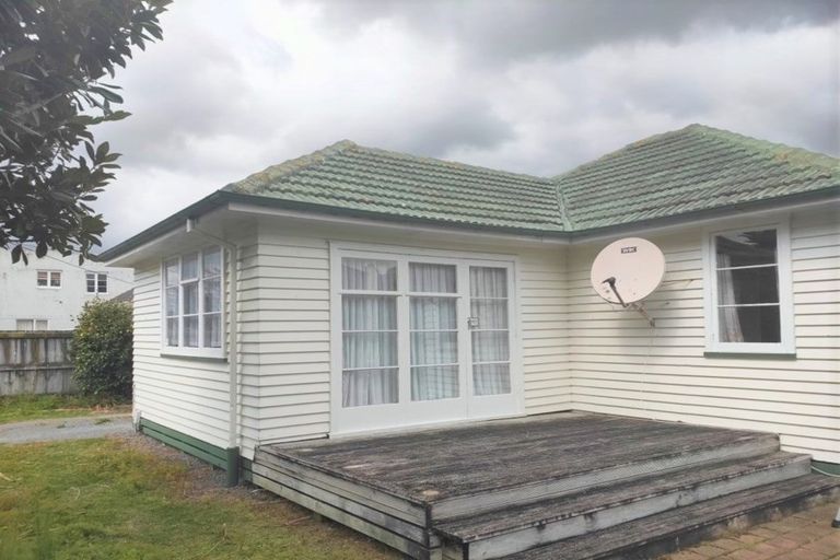 Photo of property in 5 Redwood Street, Elderslea, Upper Hutt, 5018