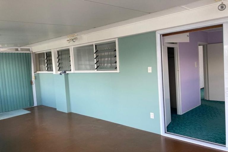 Photo of property in 127 Ridge Road, Howick, Auckland, 2014