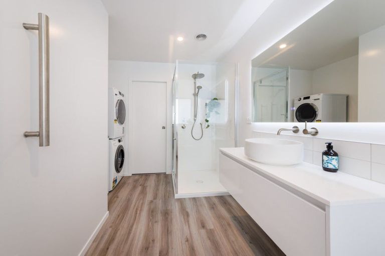 Photo of property in 7b Terrace Street, Marton, 4710