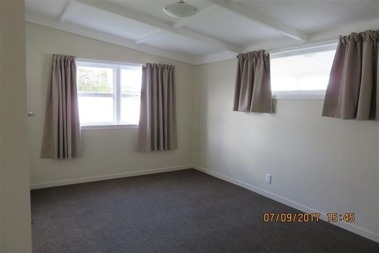 Photo of property in 2/46 Gulf View Road, Murrays Bay, Auckland, 0630