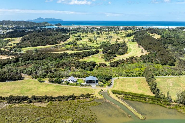 Photo of property in 56 Thelma Road, Mangawhai Heads, Mangawhai, 0505
