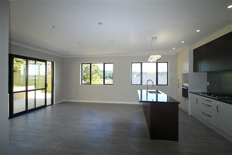 Photo of property in 8 Blewitt Court, Swanson, Auckland, 0614