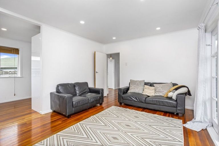 Photo of property in 1c Kuaka Place, New Lynn, Auckland, 0600