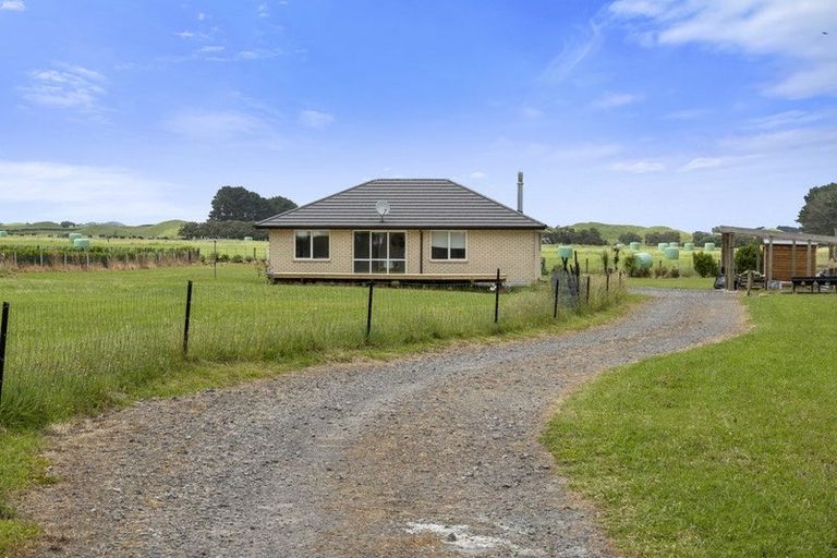 Photo of property in 94 Mirikau Road, Warea, New Plymouth, 4381