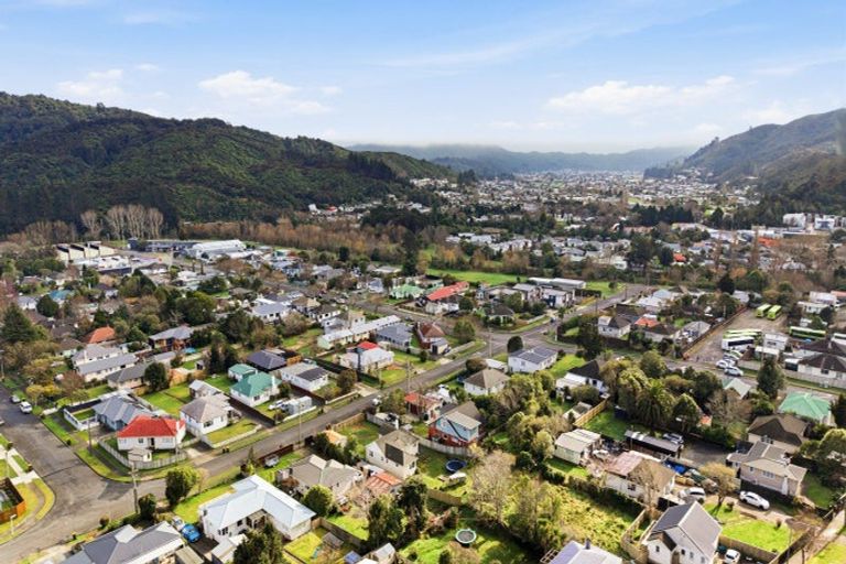 Photo of property in 19 Peel Place, Wainuiomata, Lower Hutt, 5014