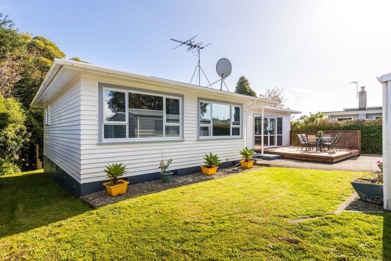 Photo of property in 136a Seaview Road, Westown, New Plymouth, 4310