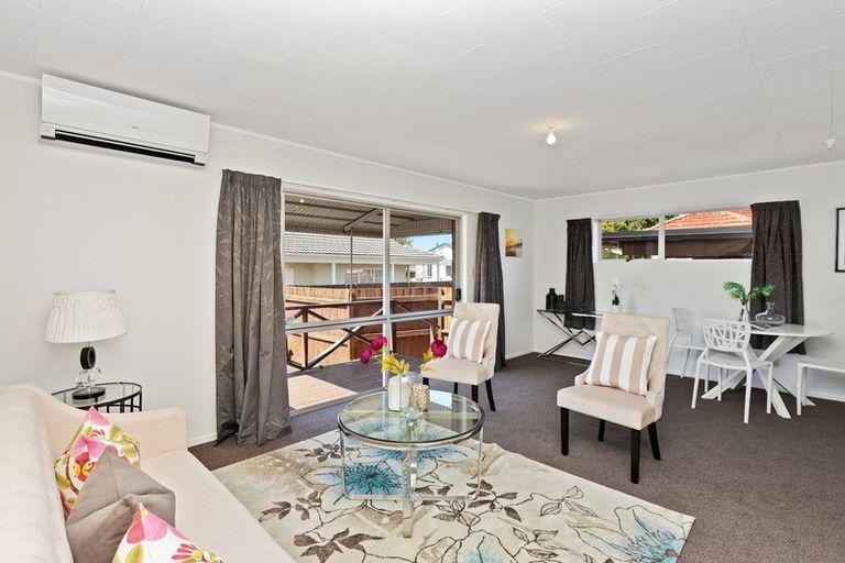 Photo of property in 2/16 Akehurst Avenue, New Lynn, Auckland, 0600