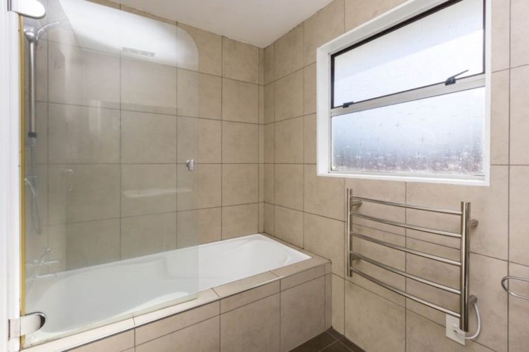 Photo of property in 14 Indiana Grove, Totara Park, Upper Hutt, 5018