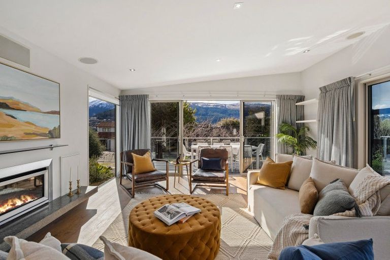 Photo of property in 73 Oregon Drive, Kelvin Heights, Queenstown, 9300