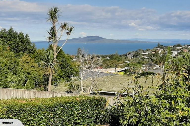 Photo of property in 36 Knights Road, Rothesay Bay, Auckland, 0630