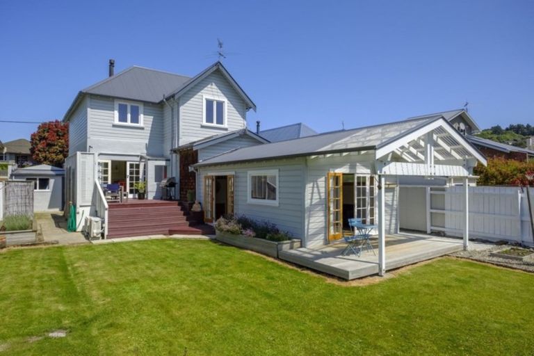 Photo of property in 14 Bedford Street, Saint Clair, Dunedin, 9012