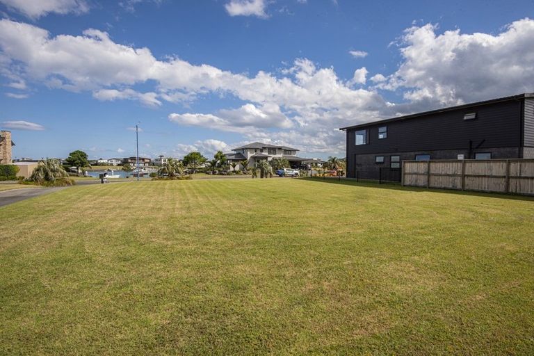 Photo of property in 12 Mariners Haven, One Tree Point, 0118