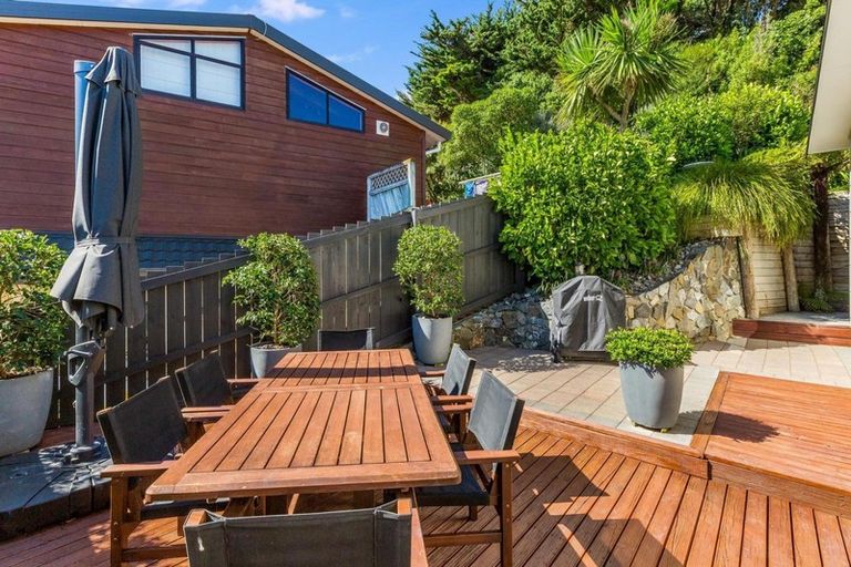 Photo of property in 8 The Crowsnest, Whitby, Porirua, 5024