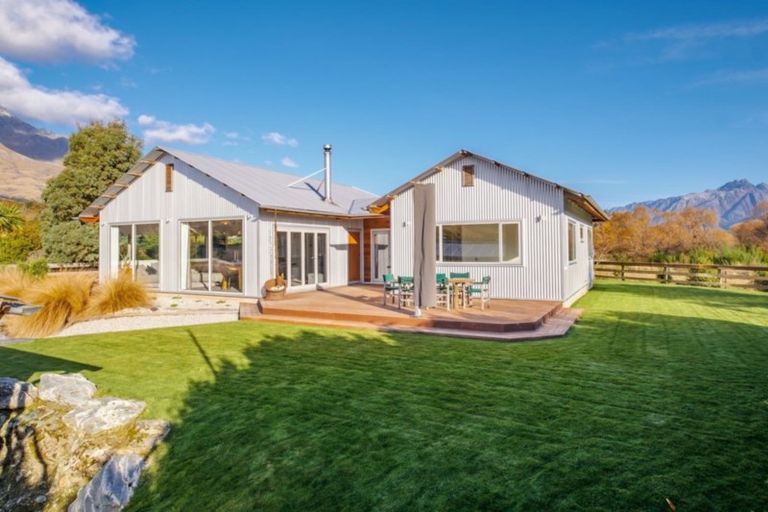 Photo of property in 10 Birchdale Place, Glenorchy, 9372